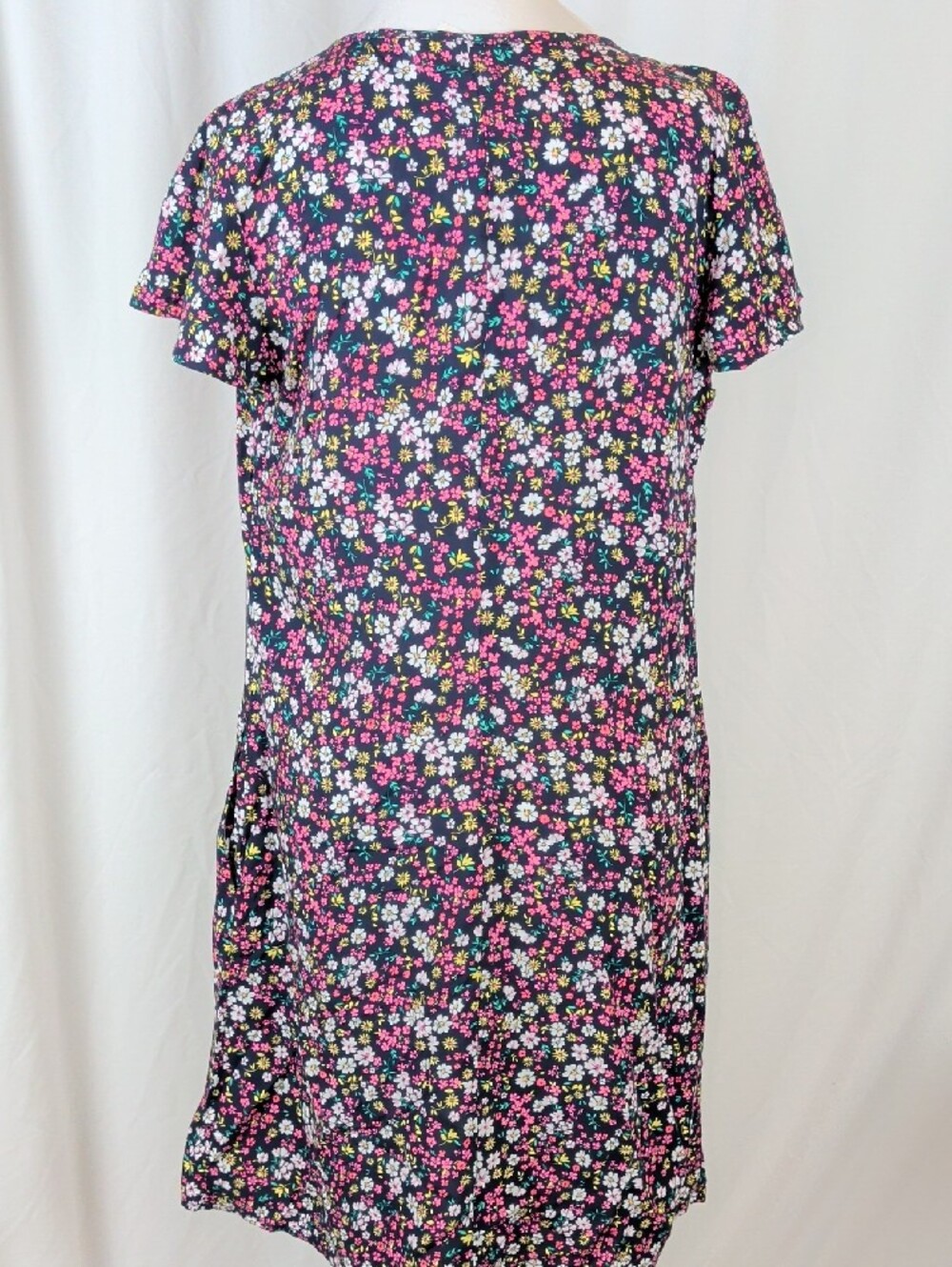 GAP Women's NWT Black Floral Rayon V-Neck Dress with Pockets Size S - Picture 7 of 14